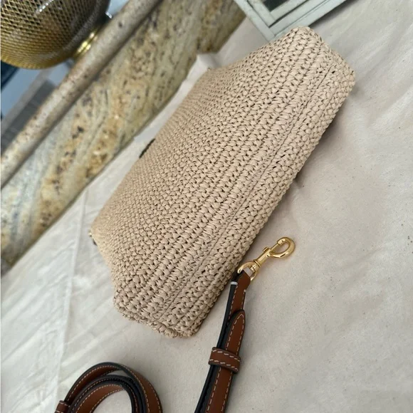 Tory Burch THEA RAFFIA SWINGPACK crossbody in COFFEE CREAM - Picture 6 of 10
